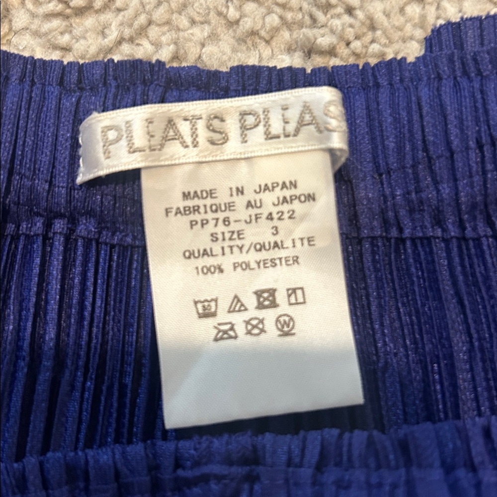 Pleats please - Picture 2 of 3